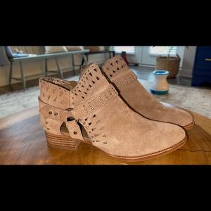 Vince Camuto Suede bootie